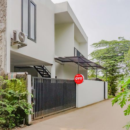 Hotel Reddoorz @ Limo Depok Exterior foto