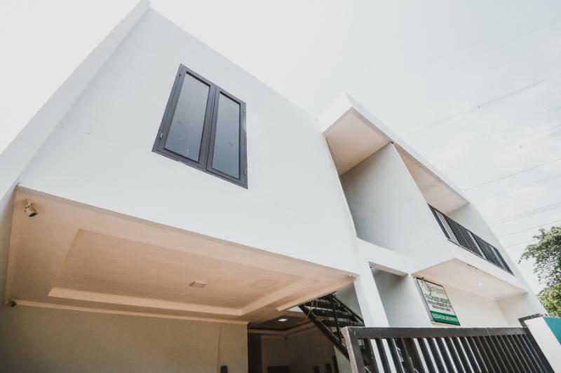 Hotel Reddoorz @ Limo Depok Exterior foto